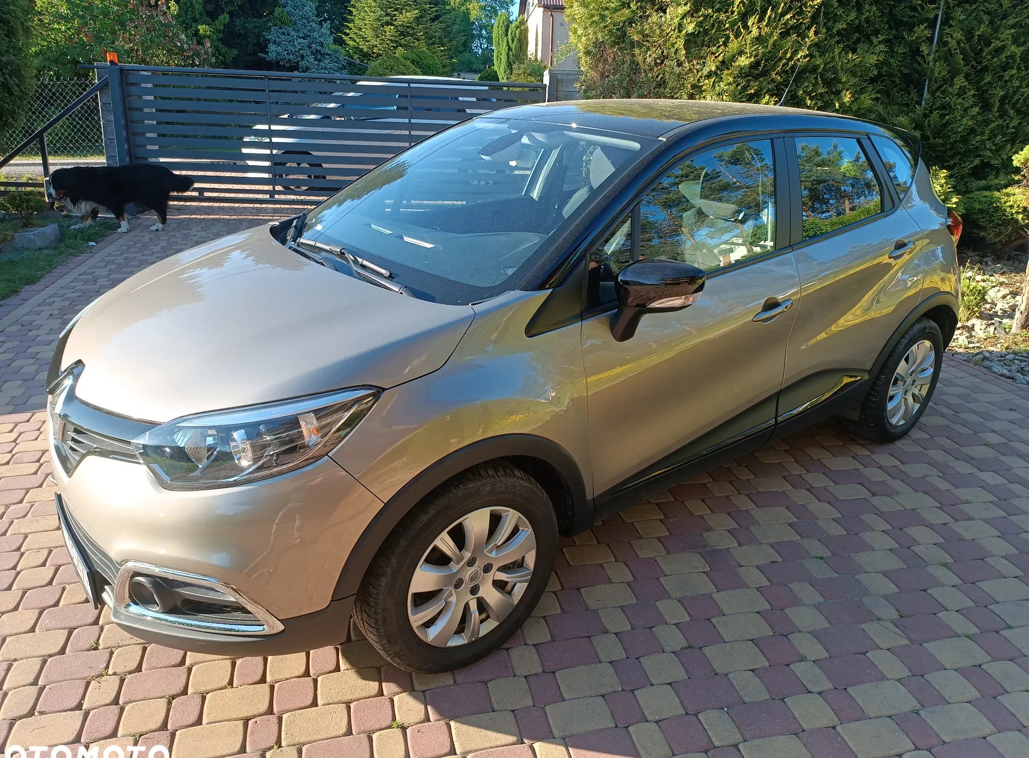 samochody osobowe Renault Captur cena 44900 przebieg: 59900, rok produkcji 2015 z Grodków